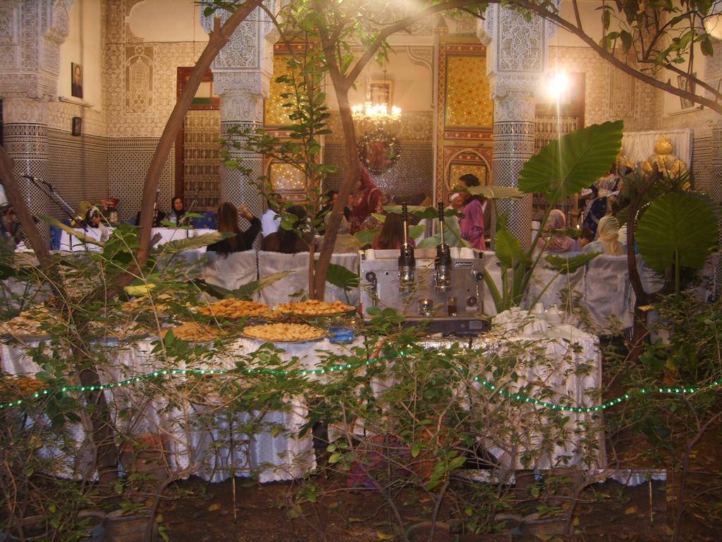 Riad Les Chrifis Navette Aeroport 24 Sur 24 فاس المظهر الخارجي الصورة