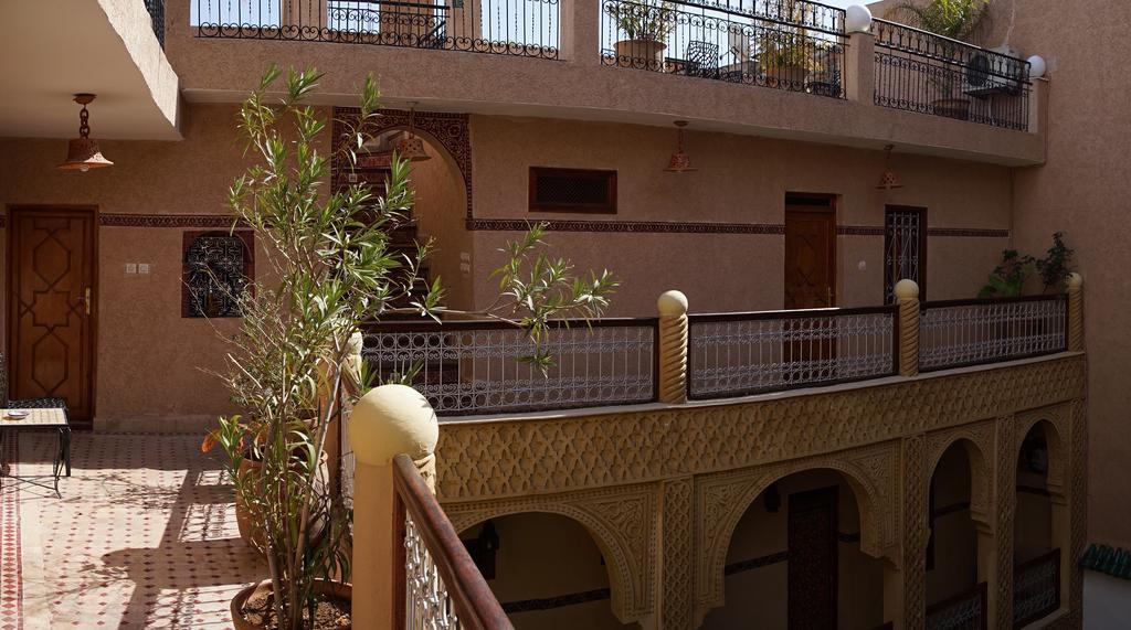 Riad Les Chrifis Navette Aeroport 24 Sur 24 فاس المظهر الخارجي الصورة